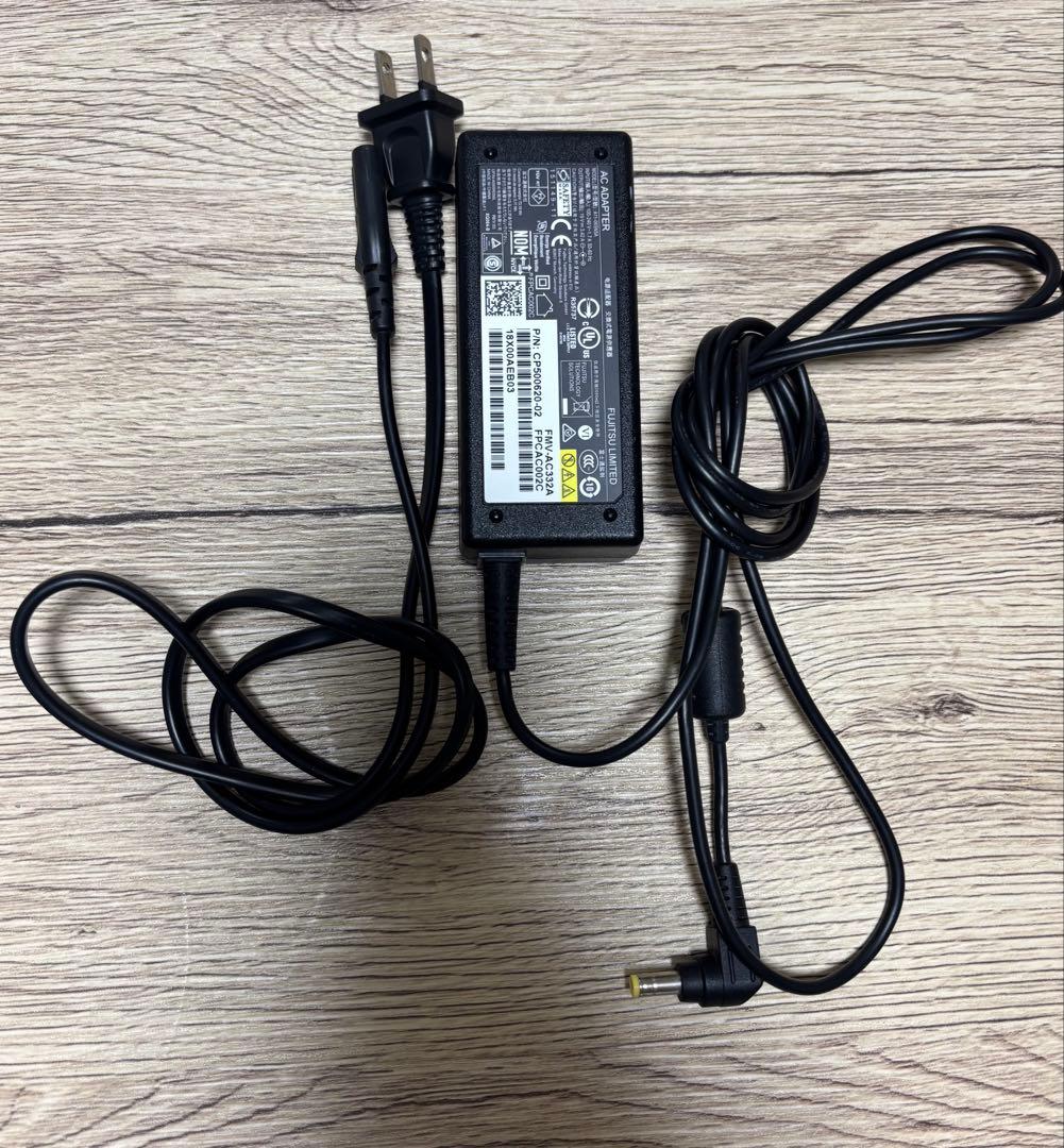 LIFEBOOK AH51/C3 ホワイト ノートPC 充電アダプター付