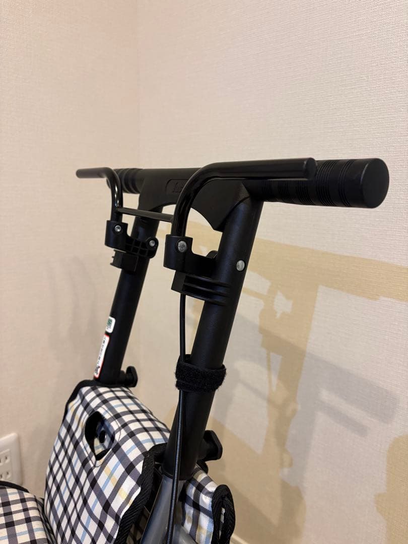 【幸和製作所】シルバーカー　シプール　SICP02 チェックブラック