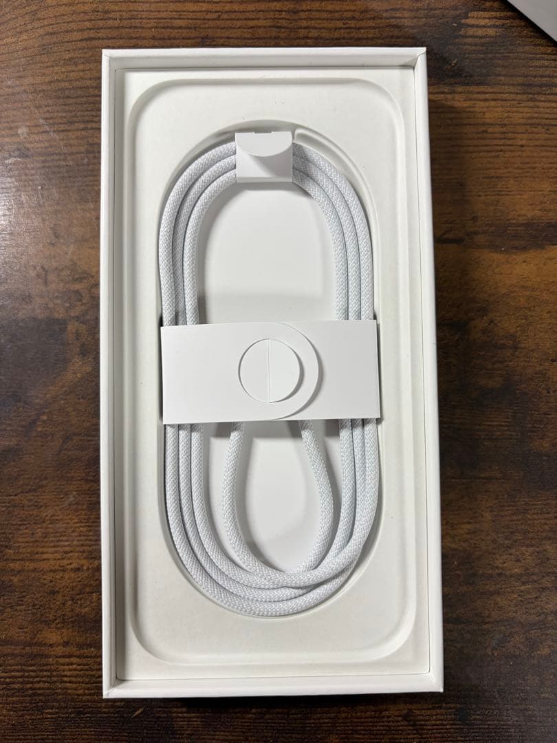カピパラ　iPhone17 256GB ホワイト SIMフリー
