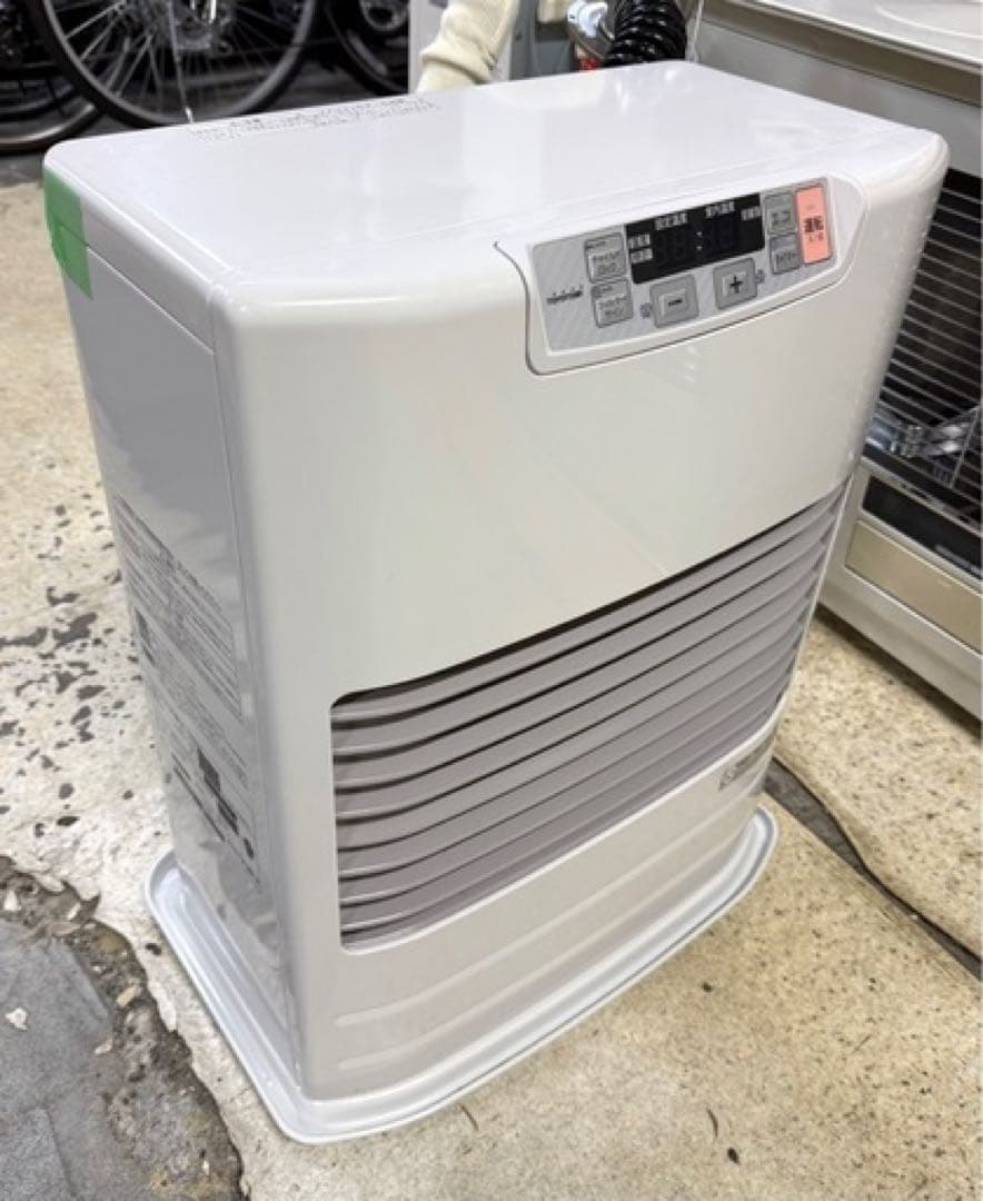燃焼確認済み 美品 24年製 トヨトミ FF式温風石油ストーブ FF-V4524