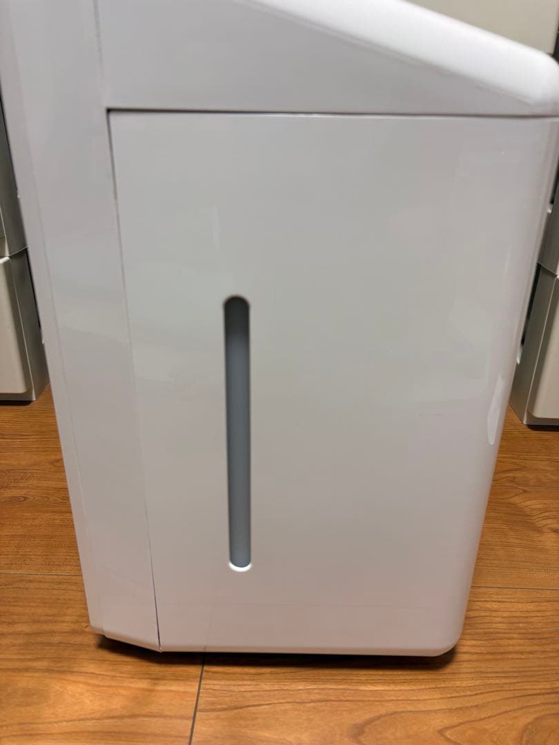 美品 2023年製　富士通ゼネラル 加湿脱臭機 DAS-303K-W