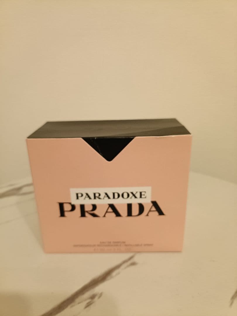 PRADA パラドックス　オーデパルファム