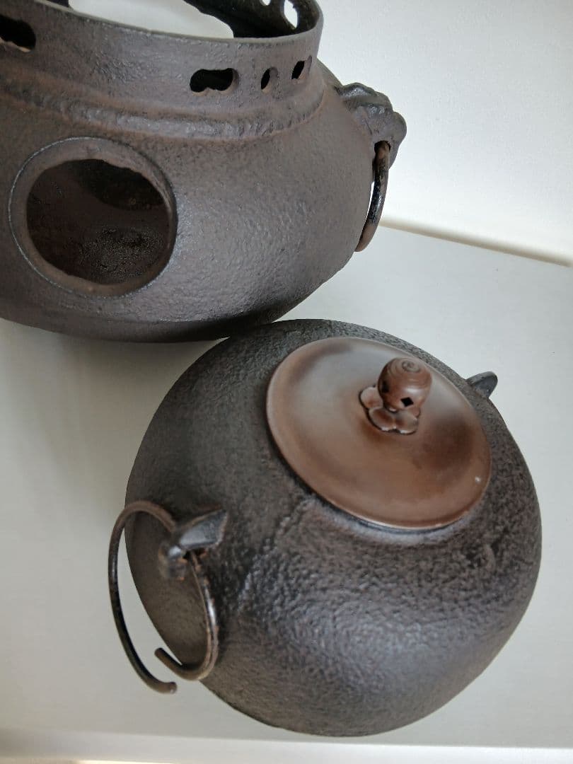 鉄製 茶釜 丸型