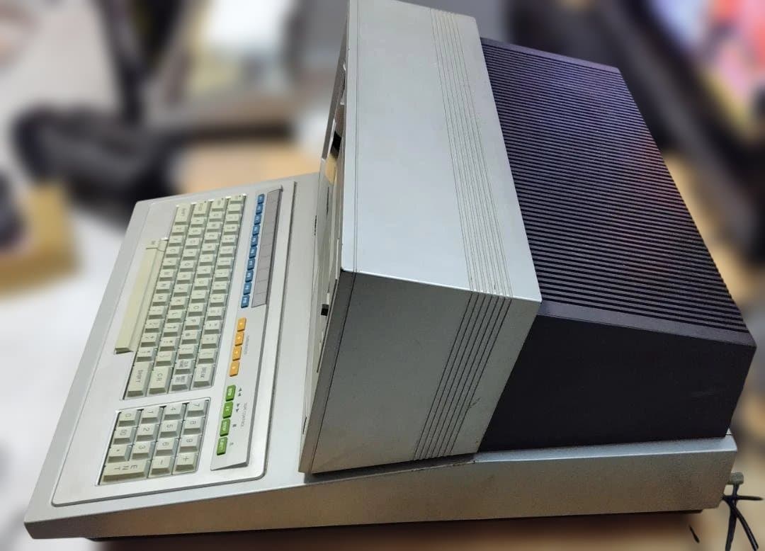 SHARP MZ-80B 本体