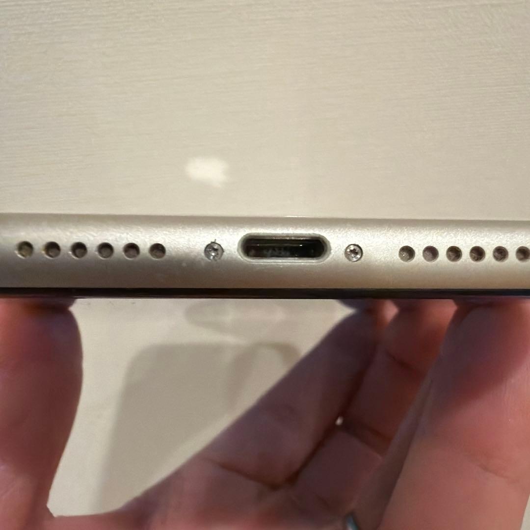 Apple iPhone 11 128GB ホワイト　SIMロック解除済