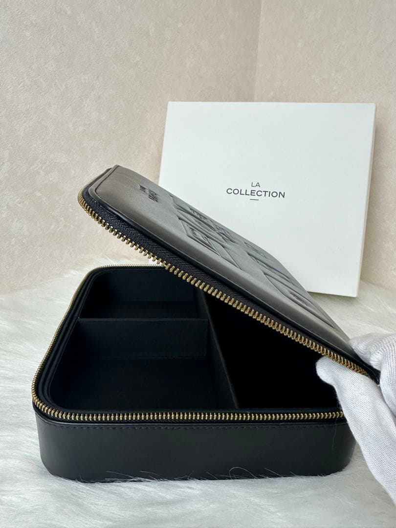 CHANEL ブラックレザーケース