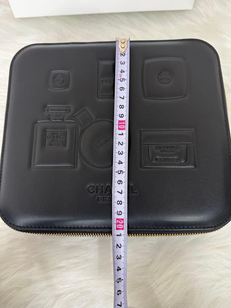CHANEL ブラックレザーケース