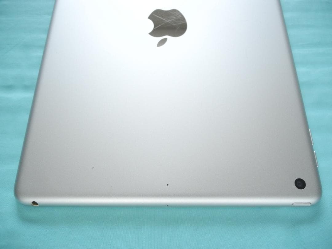 バッテリー新品 第8世代iPad ケース・新品ペン付