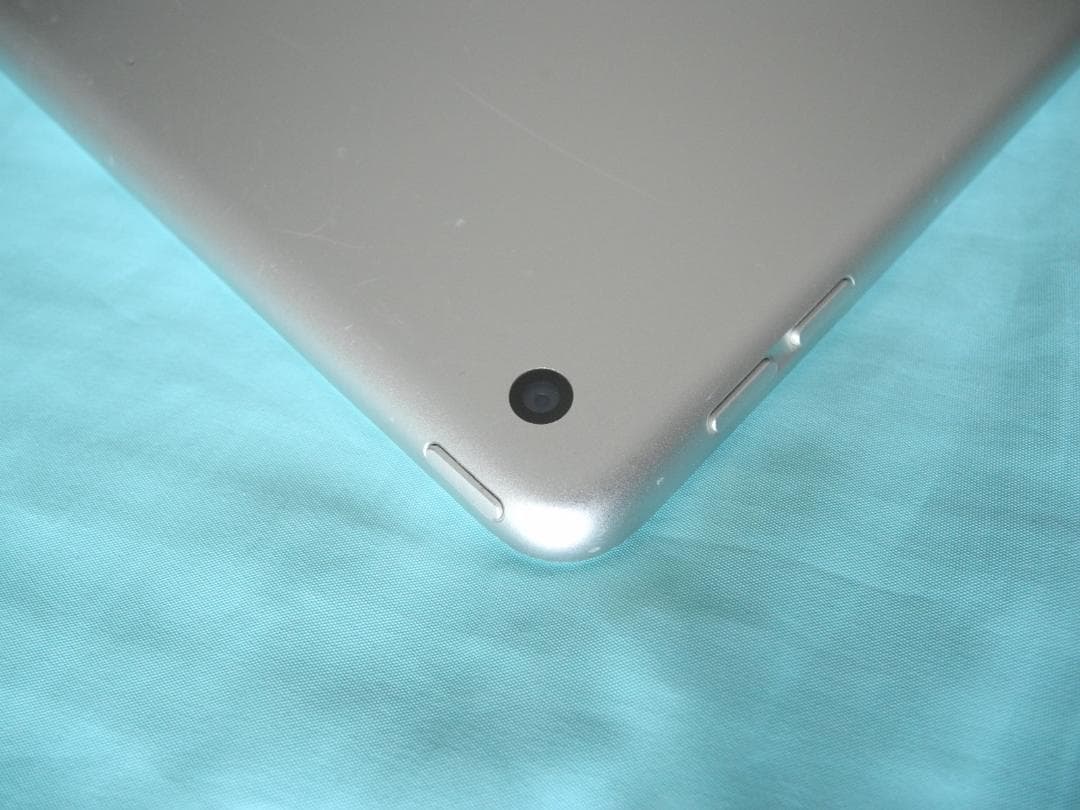 バッテリー新品 第8世代iPad ケース・新品ペン付
