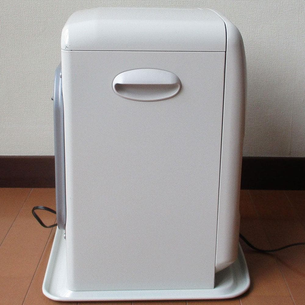 使用少　単身ワンルームなどに　コンパクト　ダイニチ石油ファンヒーター　7～9畳