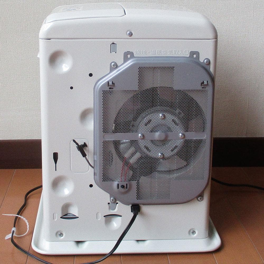 使用少　単身ワンルームなどに　コンパクト　ダイニチ石油ファンヒーター　7～9畳