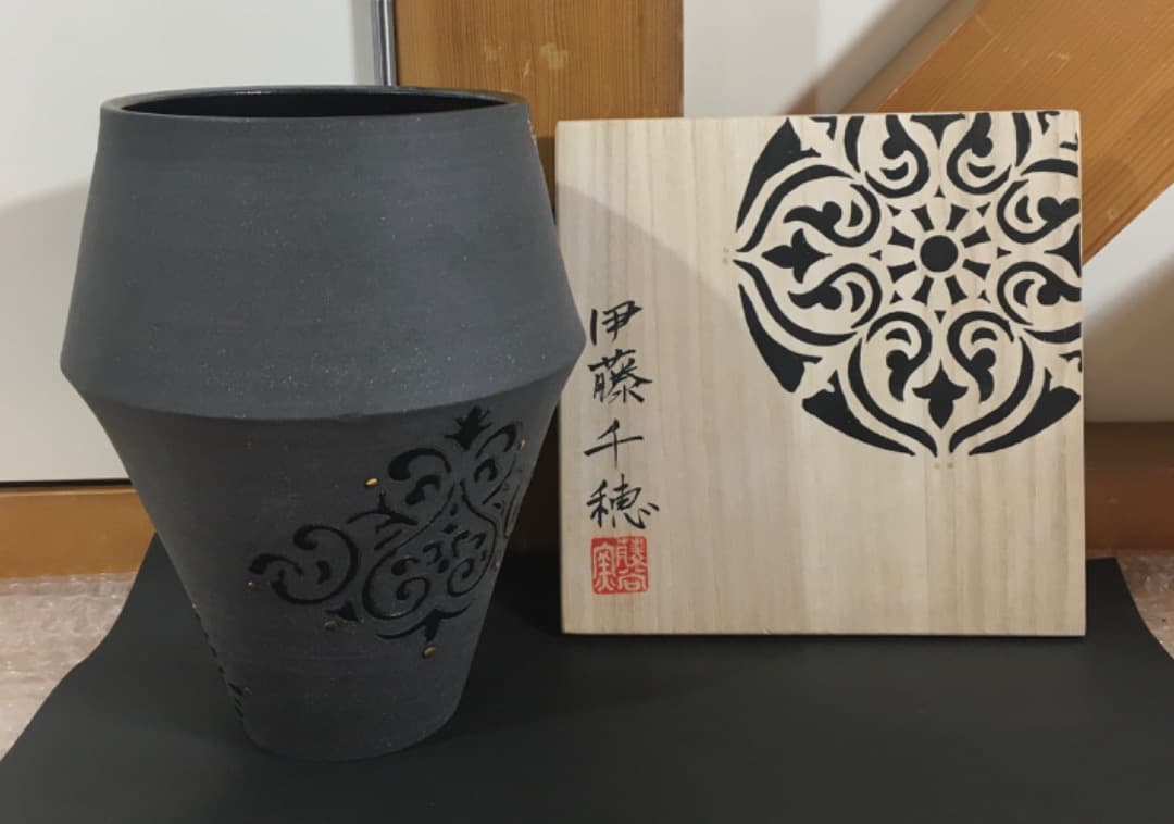 ○人気陶芸作家 伊藤千穂 花瓶 壺 共箱