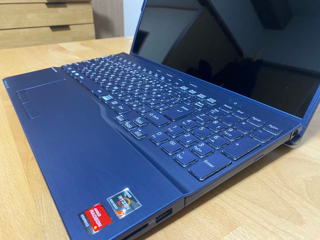 AMD Ryzen 7 5700U ノートPC 8GB RAM