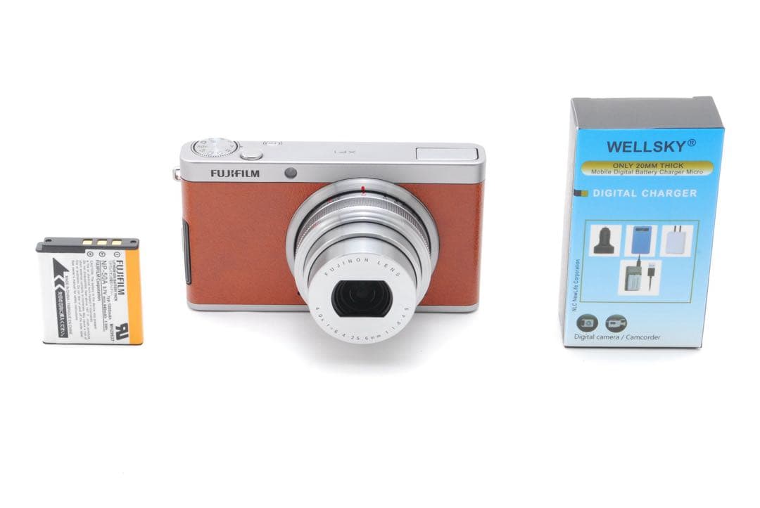 ✨極美品✨フジフィルム XF1❤️軽量スリムで快適！