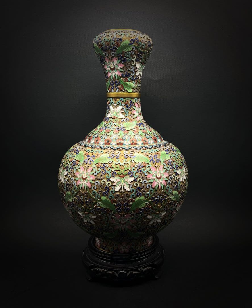 中国美術 古玩 掐丝珐琅 七宝焼　蝶々紋樣花瓶 台座付き　骨董品