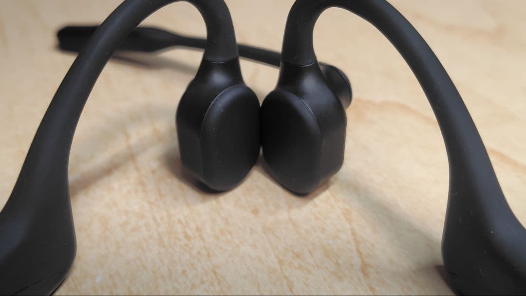 超美品）SHOKZ OPENCOMM 2 骨伝導イヤホン