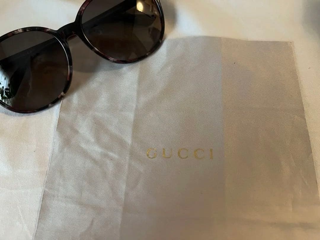 GUCCI グッチ　サングラス ケース付き