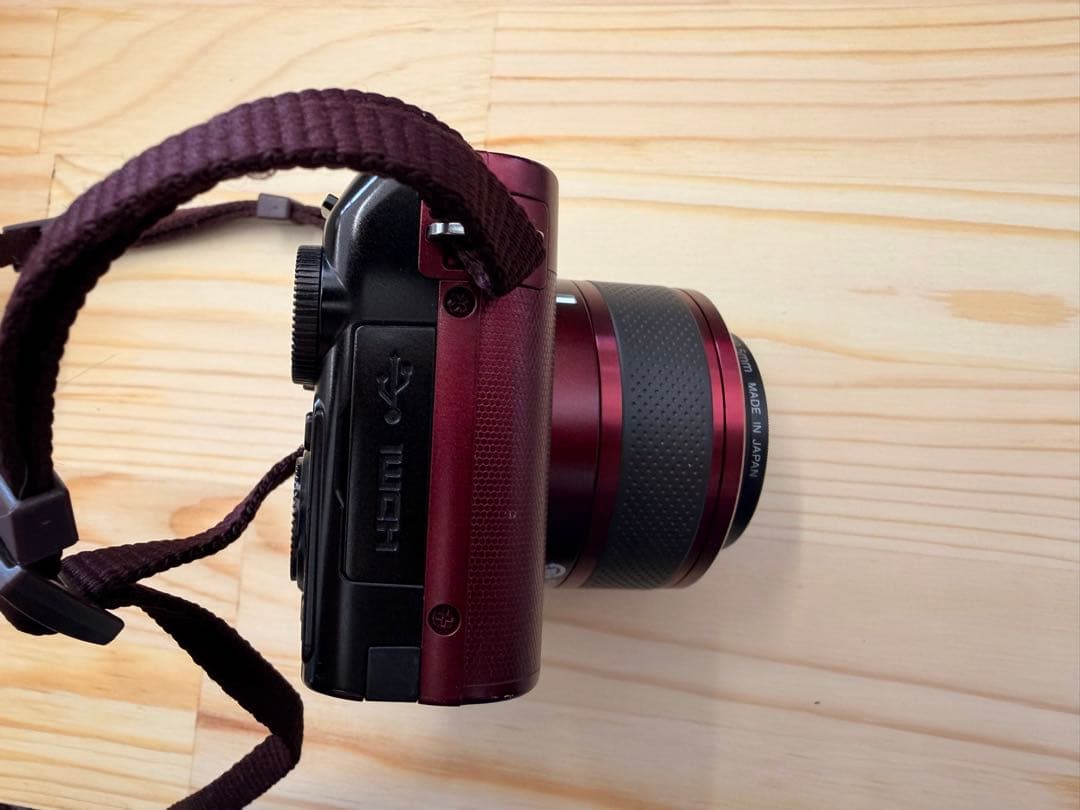 Nikon 1 J2 ミラーレスカメラ レッド