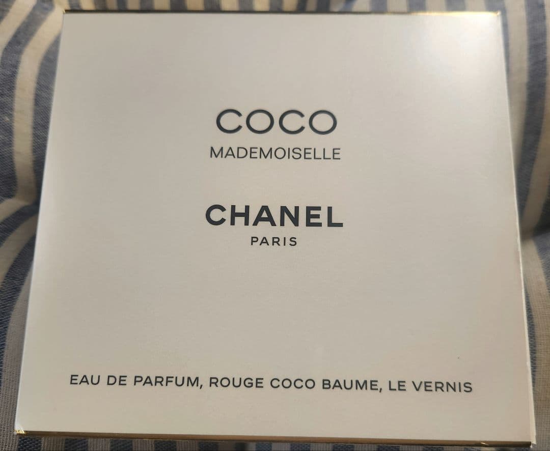未使用　CHANEL　ココ　マドモアゼル　シークレット　ルック　コフレ