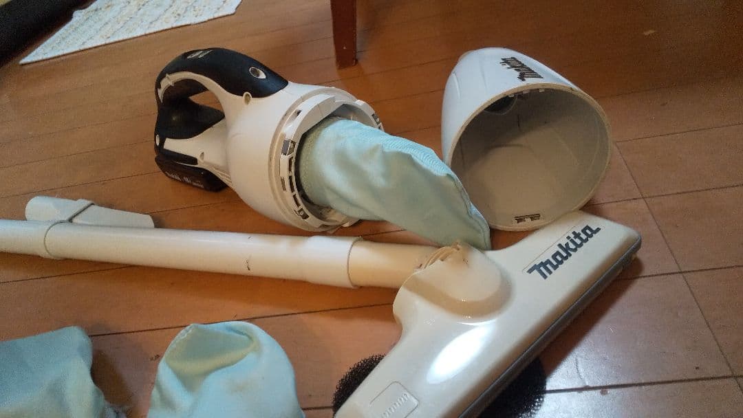 マキタ 充電式クリーナバッテリー付 makita CL181FD 18V 掃除機