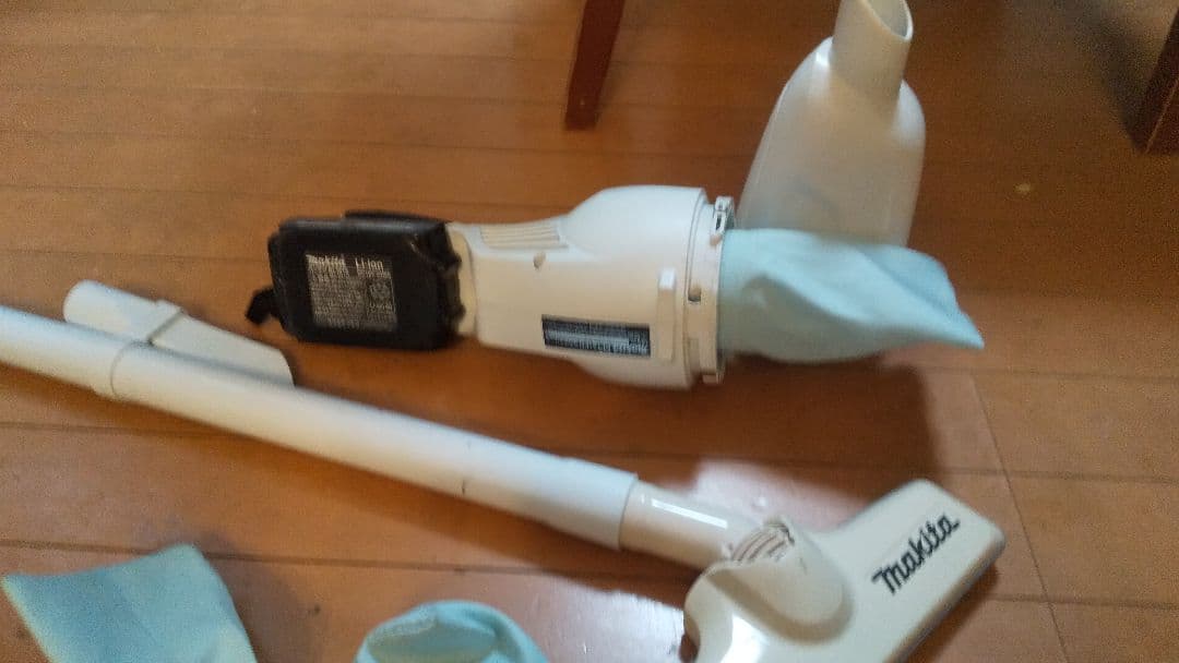 マキタ 充電式クリーナバッテリー付 makita CL181FD 18V 掃除機