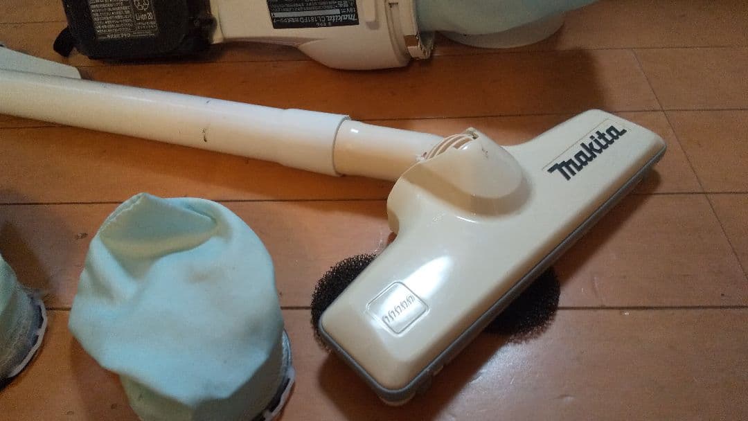 マキタ 充電式クリーナバッテリー付 makita CL181FD 18V 掃除機