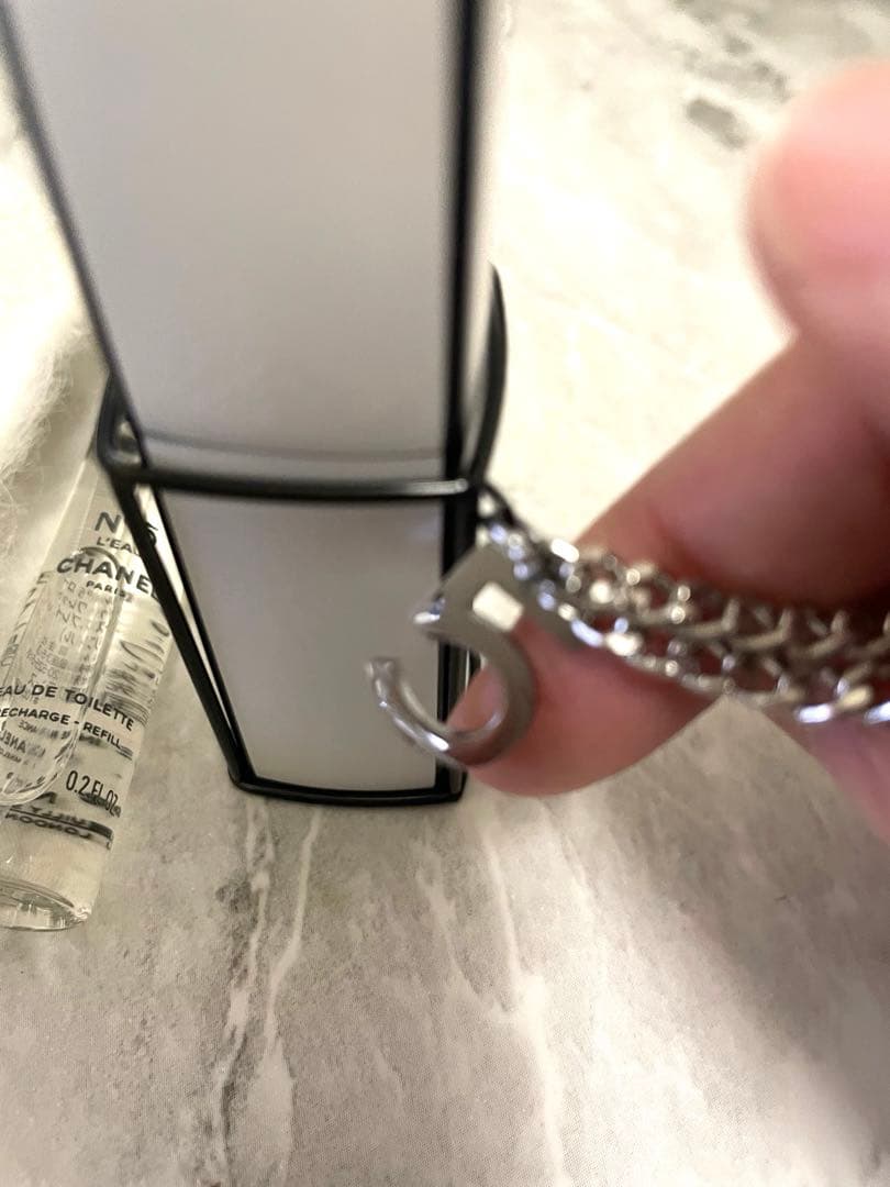CHANEL N°5 オードトワレ 0.7ml チェーン付き
