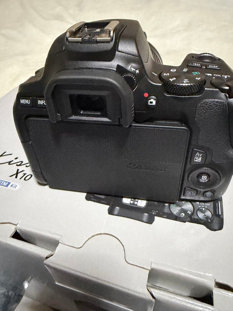 Canon EOS Kiss X10 ダブルズームキット デジタル一眼レフカメラ