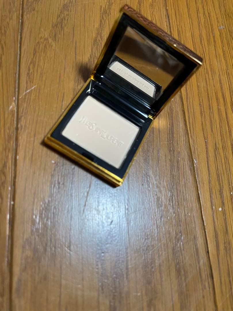Yves Saint Laurent サンローラン 化粧品 3点セット ポーチ