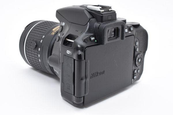 ニコン Nikon D5500 レンズキット SDカード付き 一眼レフカメラ