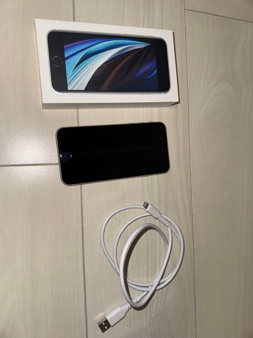 iPhone SE2 128GB docomo 美品 バッテリー86% ○