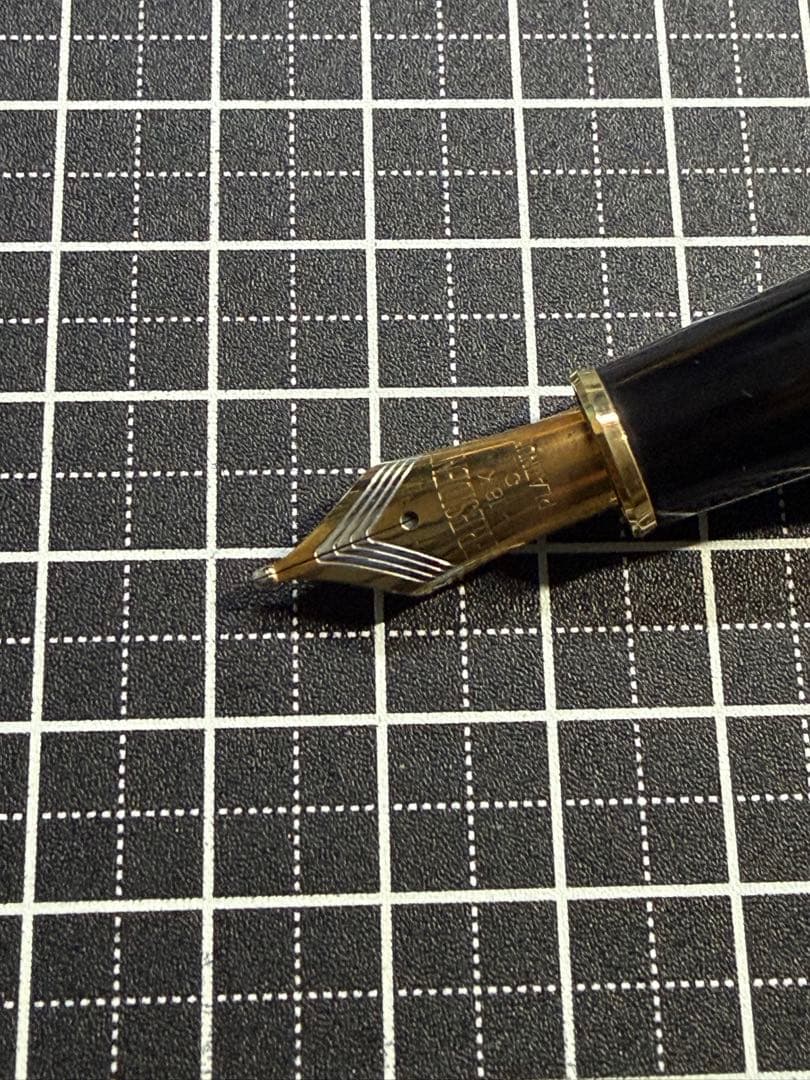 PLATINUM PRESIDENT BLACK 万年筆　字幅C