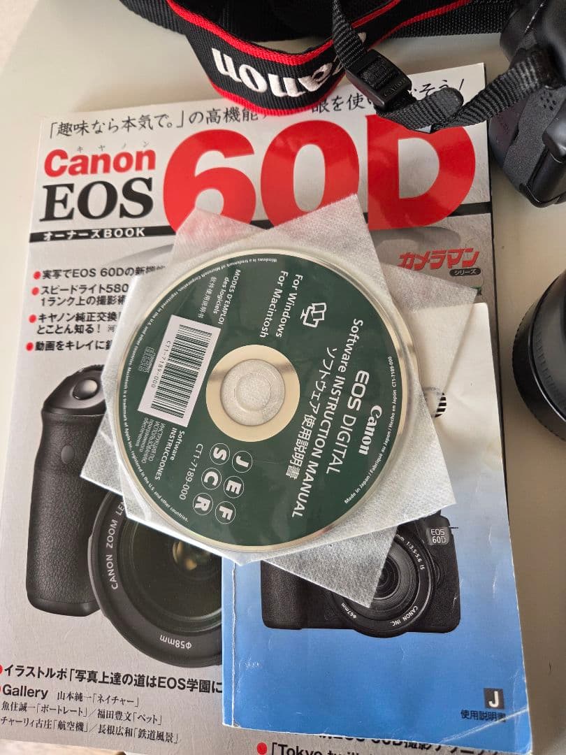 Canon　EOS 60D 一眼レフカメラ　ケース　レンズ　取り扱い説明書