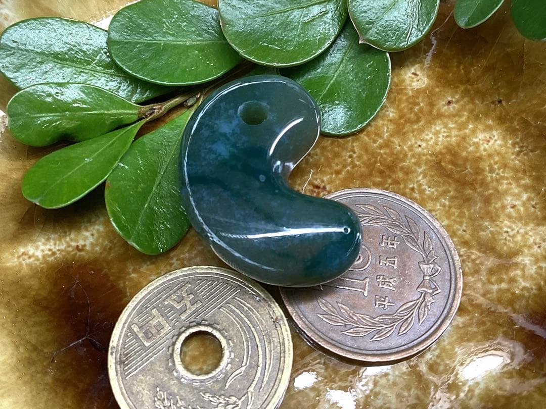 ✳入手無理の1点‼️青緑の碧玉勾玉　出雲石*幸運の黄色の希少色コレクション御守りに
