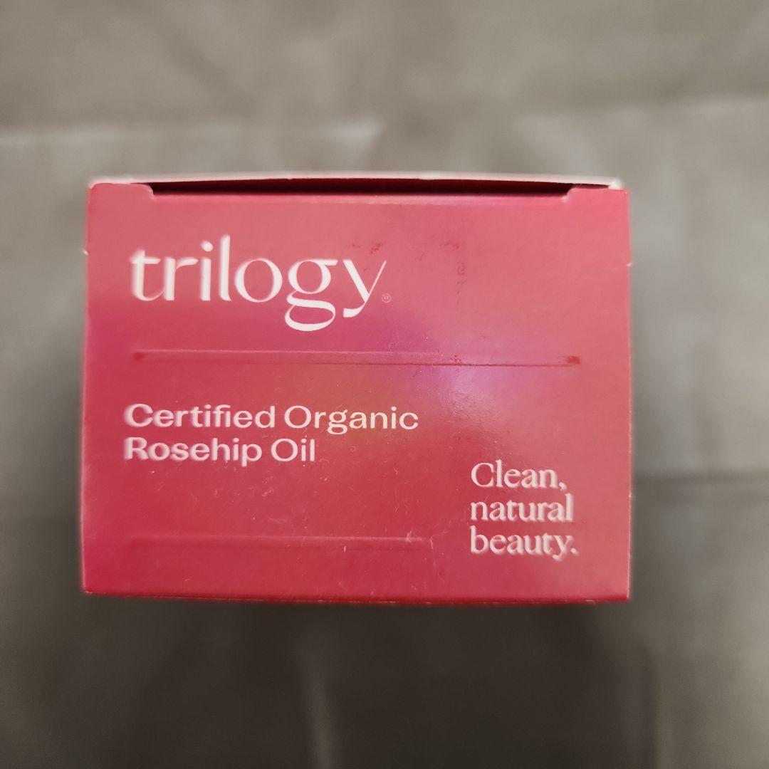 Trilogyローズヒップオイル45ml・to/oneリキッドファンデ30ml