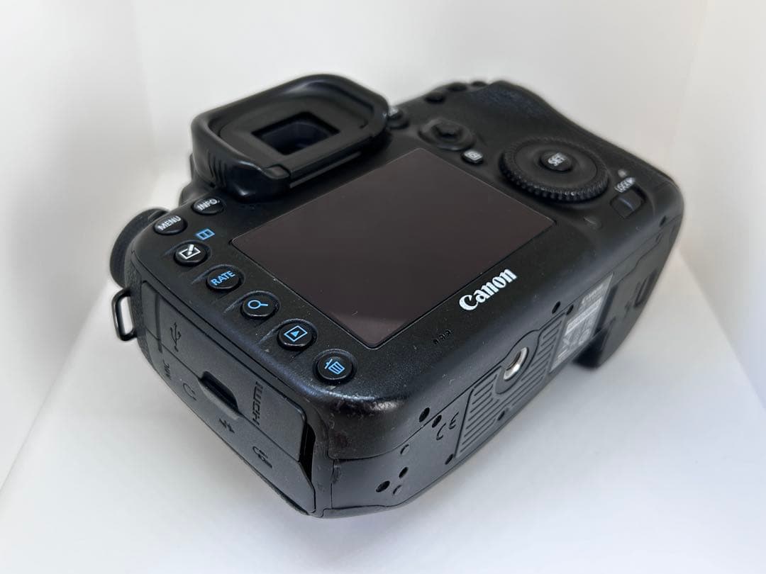 ☆Canon EOS 7D MarkII ボディ☆ 完動品 キヤノン ムック本付