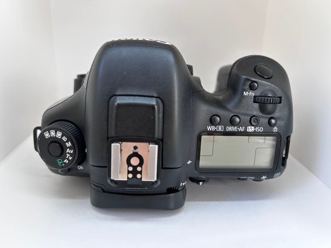 ☆Canon EOS 7D MarkII ボディ☆ 完動品 キヤノン ムック本付