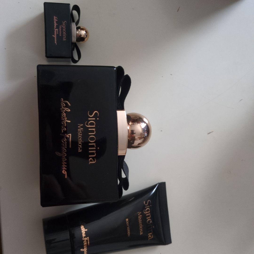 香水(女性用) Signorina Misteriosa Salvatore Ferragamo