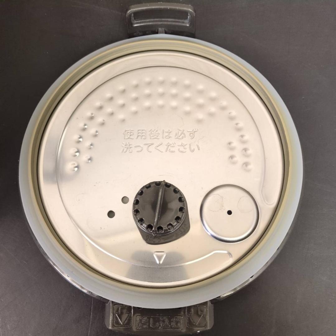 ☆東芝　5.5合真空圧力IH炊飯器　2020年製　炎匠炊き　RC-10ZWP