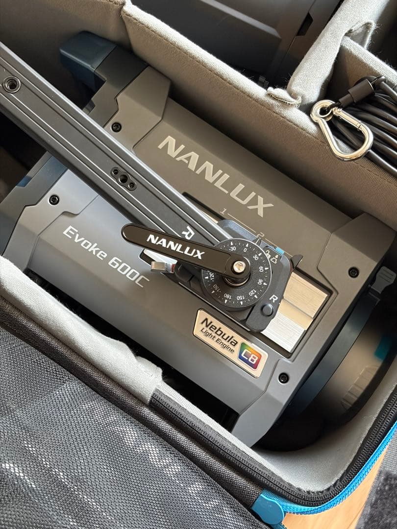 NANLUX Evoke 600C KIT LEDフルカラースポットライト