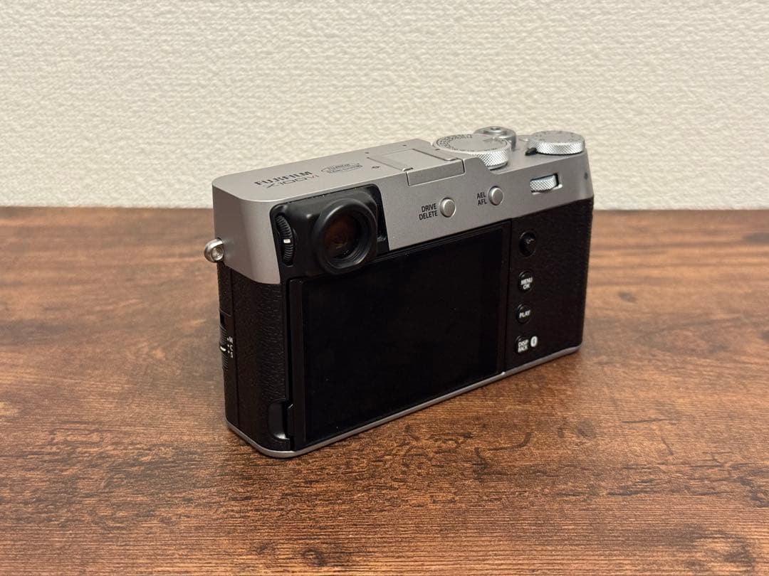 FUJIFILM X100iv シルバー 美品 ショット数1,655枚