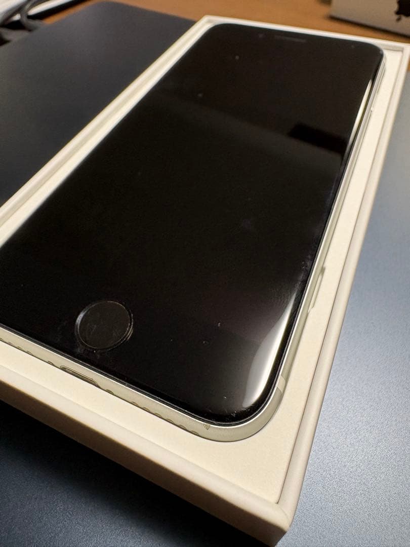 iPhoneSE 第2世代　64GB お値下げしました♡