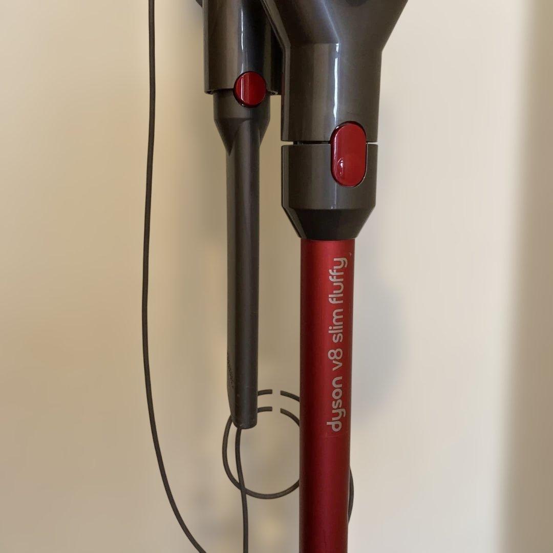 dyson V8 slim fluffy スティッククリーナー　スタンド付き