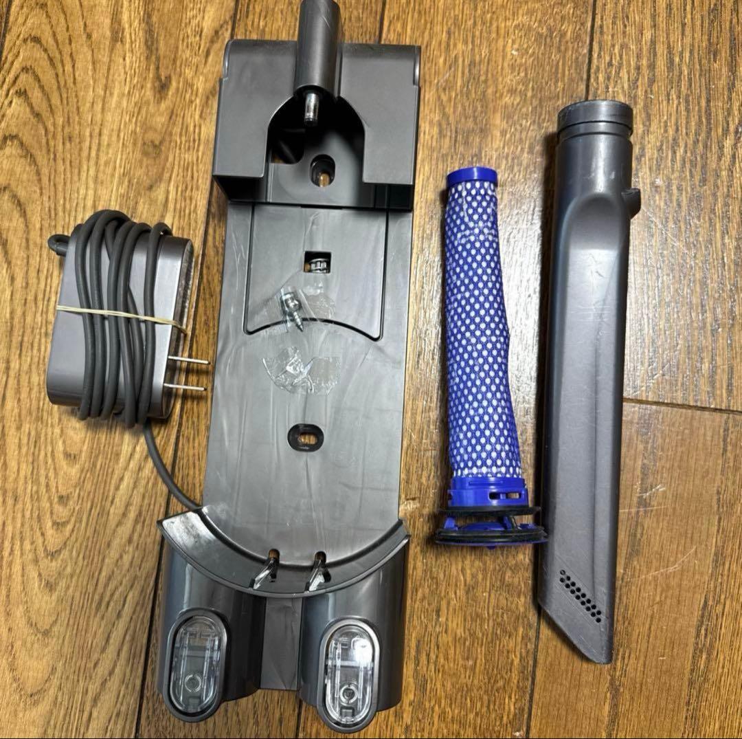Dyson DC62コードレス掃除機 本体と付属品