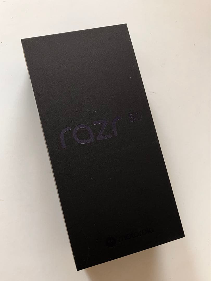 1週間使用　motorola razr 50 SIMフリー