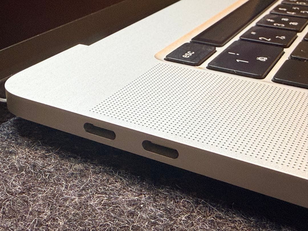 【値下げ】美品【メモリ32GB】MacBook Pro 16インチ 2019
