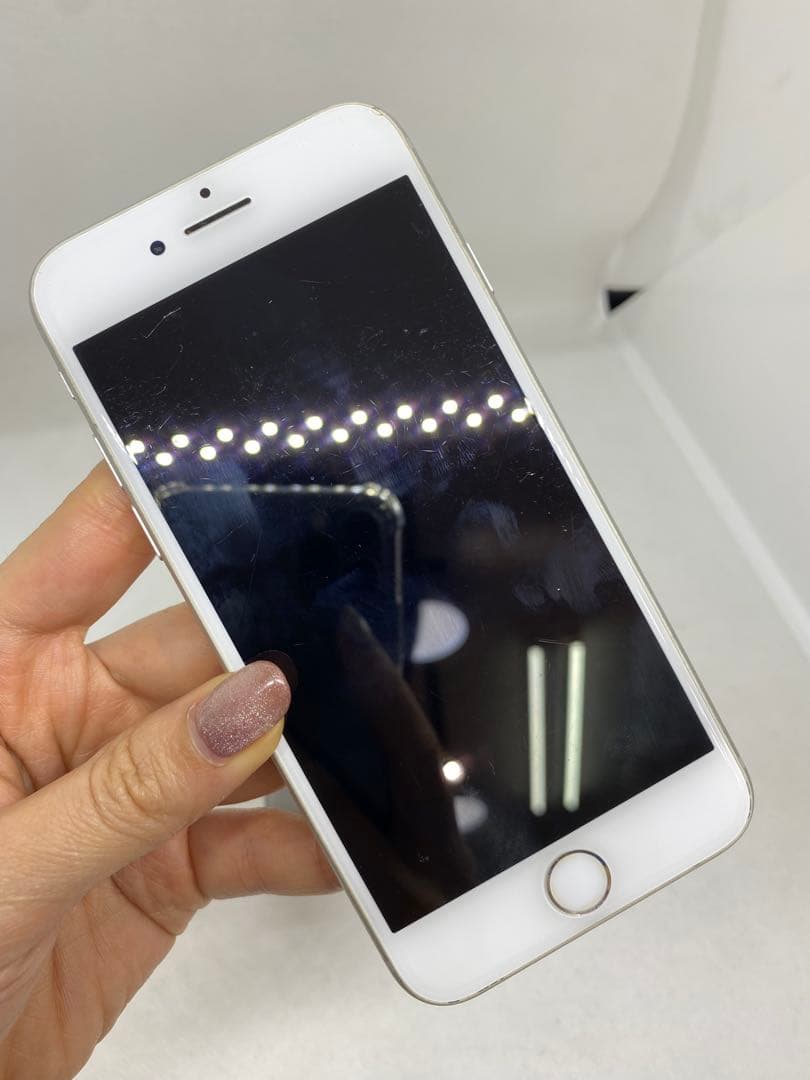 Iphone 8 64GB Sim フリー　35289