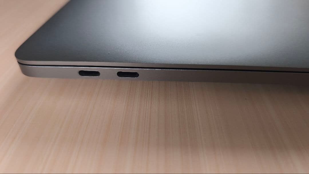 Apple MacBook Pro 2019 13インチ 256GB