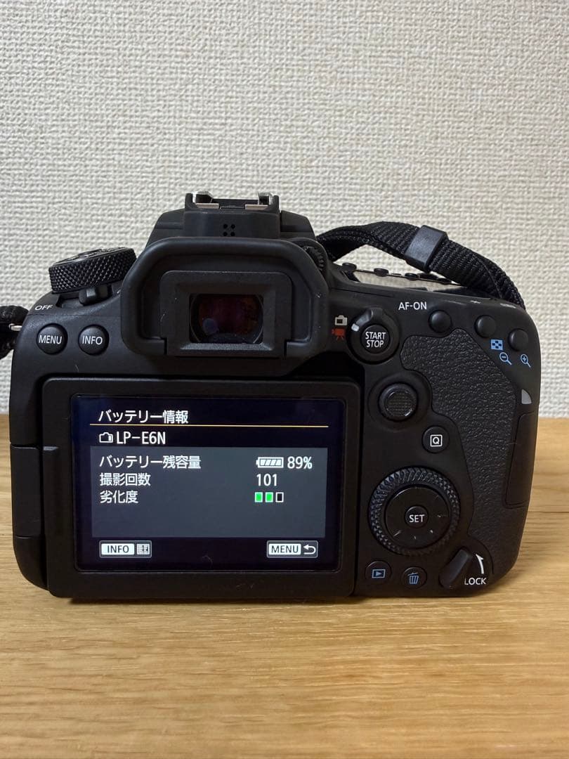 Canon EOS 90D パンケーキレンズ付き