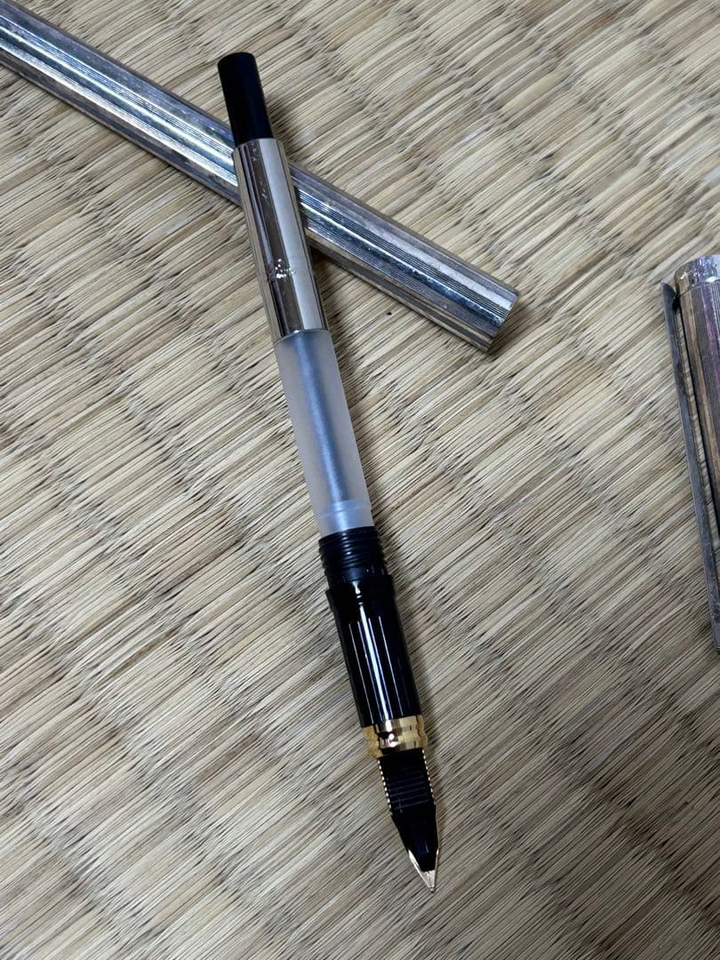 S.T. Dupont 万年筆　750 18k